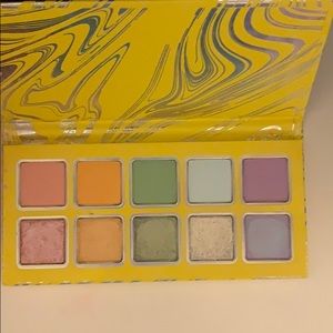 Kylie cosmetics calm before the storm palette